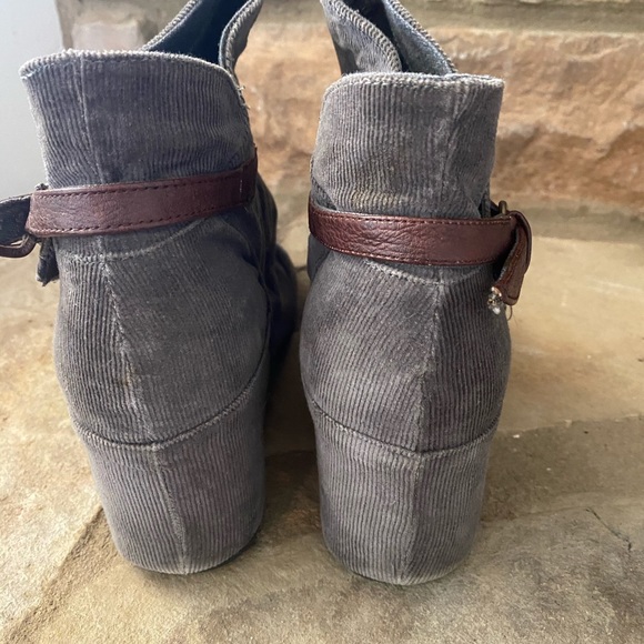 Aldo Pirnie Bootie in Grey Corduroy  Sz 9 - Picture 6 of 9